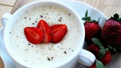 Semolina porridge without lumps: the best recipes for adults and children