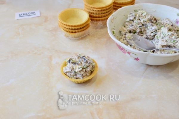 Тарталетки с творожным сыром и грибами