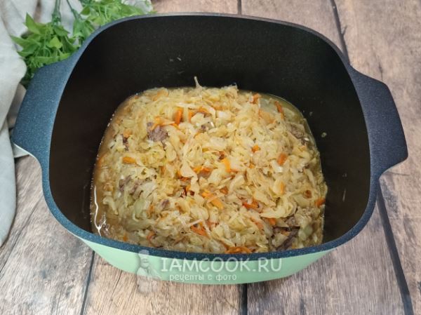 Капуста с тушенкой и рисом