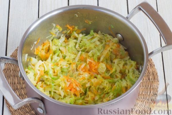 Рисовый суп с капустой и яблоком