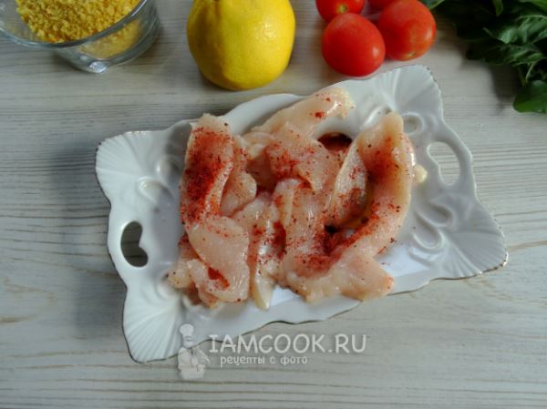 Боул с булгуром и курицей