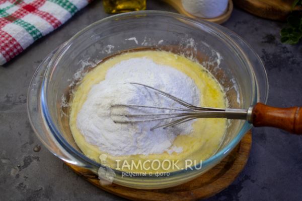 Печеночный пирог с морковью и луком