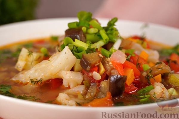 Овощной суп с кабачками, баклажанами и цветной капустой