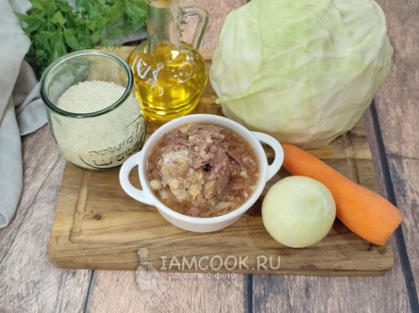 Капуста с тушенкой и рисом