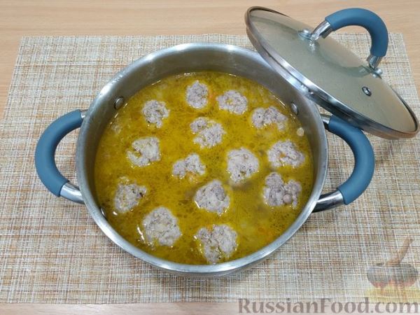 Суп с мясными фрикадельками и сливками